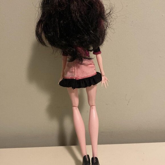 Monster High Draculaura - Picture 3 of 6